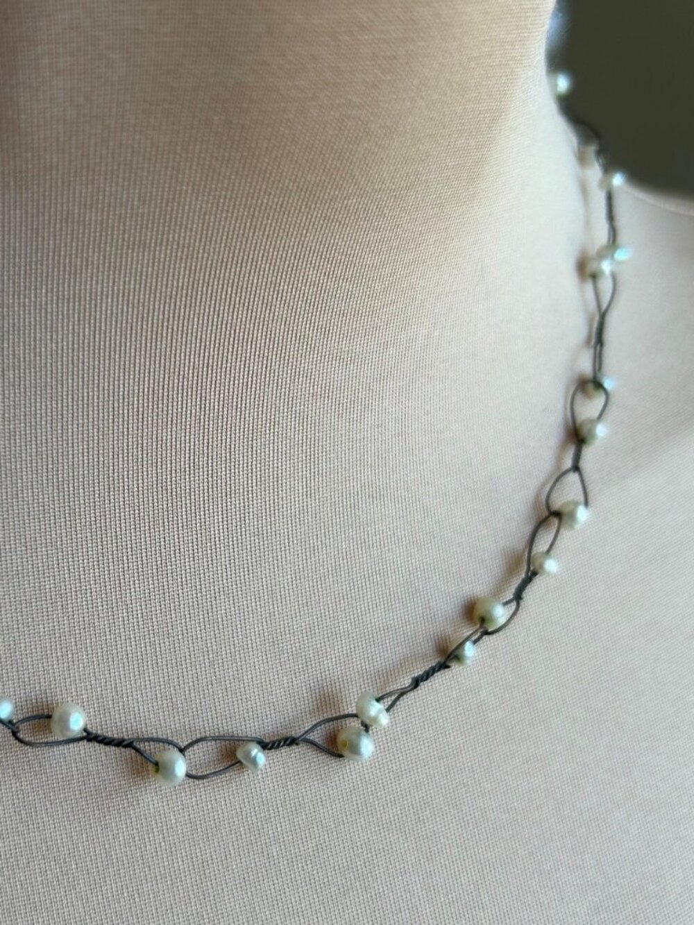 EXPRESS Faux Pearl Wire Wrap Necklace Earrings Set Boho Twisted Choker - Picture 3 of 6